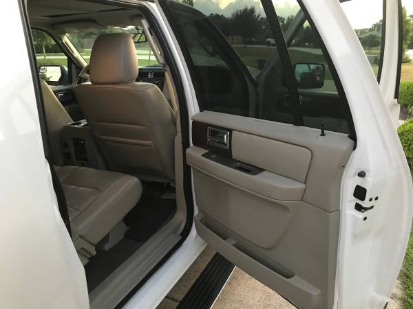 2013 Lincoln Navigator L - White for sale in New Braunfels, TX – photo 19