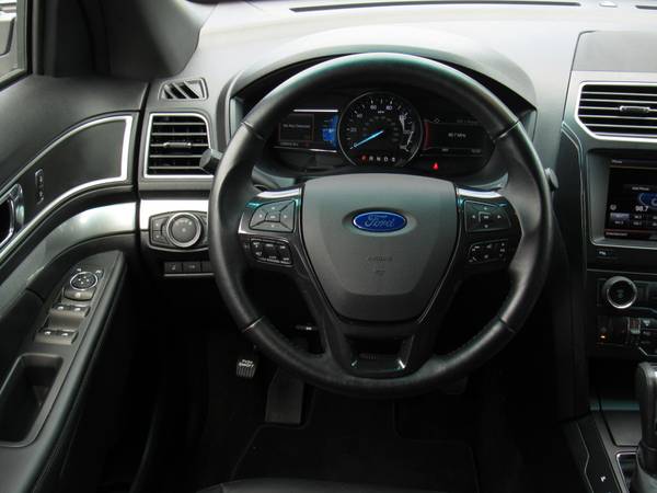 2016 Ford Explorer XLT Excellent Used Car For Sale for sale in Sheboygan Falls, WI – photo 6