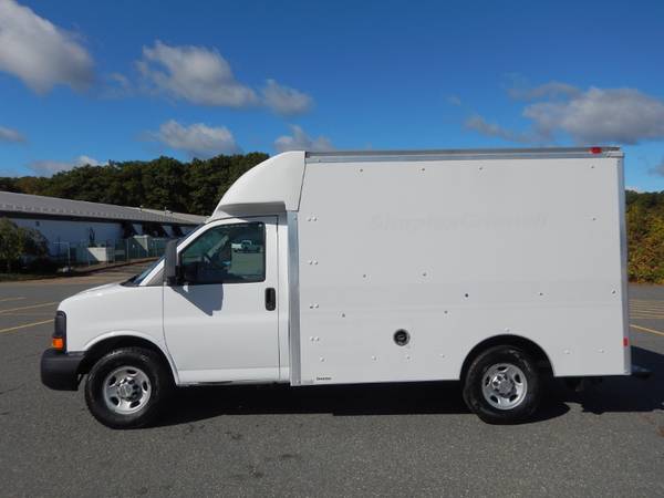13 Chevrolet Express 3500 Single Rear Wheel 10ft Box Cube Service Van for sale in West Boylston, MA – photo 3