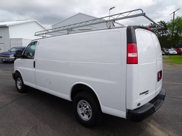 2015 Chevrolet Express Cargo Van 2500 for sale in Mauston, WI – photo 2