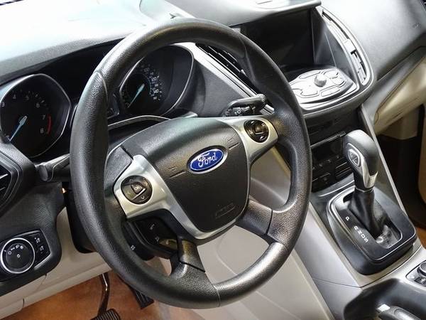 2016 Ford Escape SE !!Bad Credit, No Credit? NO PROBLEM!! for sale in WAUKEGAN, IL – photo 9