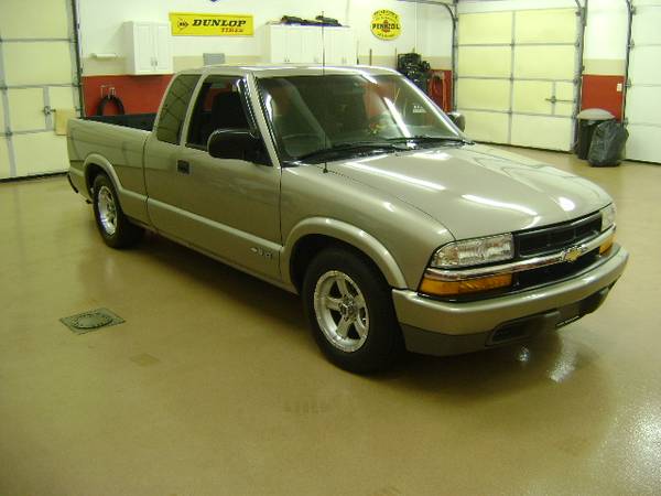 2000 CHEVROLET S-10 EXTENDED CAB LS - - by dealer for sale in Toledo, OH – photo 4