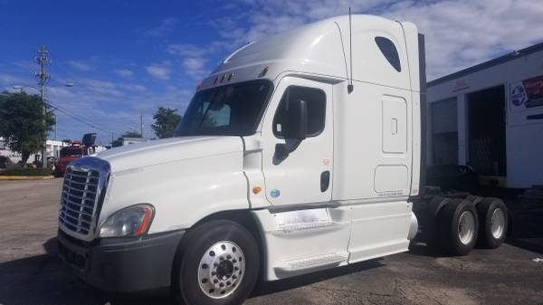 2013 FREIGHTLINER CASCADIA-AUTOMATIC - cars & trucks - by dealer -... for sale in Miami, FL – photo 2
