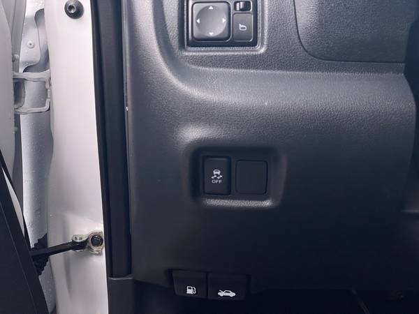 2018 Nissan Versa Note SV Hatchback 4D hatchback White - FINANCE -... for sale in Boulder, CO – photo 23