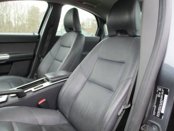 2011 Volvo S40 T5 Heated Leather Low Miles Sedan for sale in Brentwood, VT – photo 17