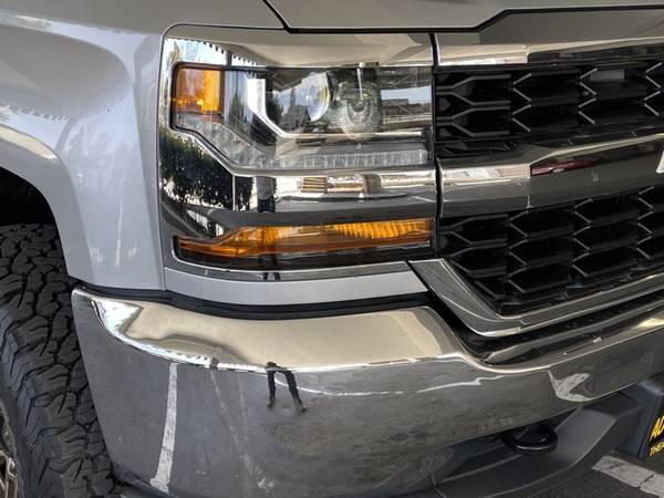 2018 Chevy Chevrolet Silverado 1500 LT pickup Silver Ice Metallic for sale in Salinas, CA – photo 9