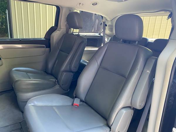 10 VW Routan LEATHER-DVDS 1 YEAR WARRANTY-NO DEALER FEES-CLEAN TITLE for sale in Gainesville, FL – photo 10