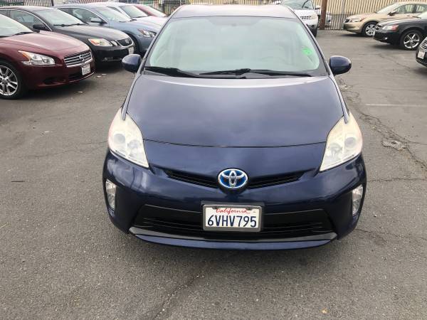 CLEAN TITLE 2012 TOYOTA PRIUS HATCHBACK SUPER CLEAN 3MONTH WARRANTY for sale in Sacramento , CA – photo 2