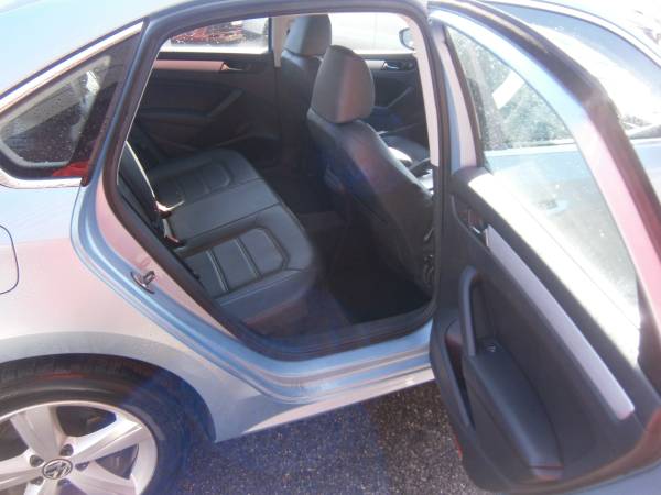 2012 VW PASSAT SE - - by dealer - vehicle automotive for sale in Cleveland, OH – photo 10