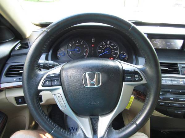 2012 *Honda* *Crosstour* *fully loaded with leather car - cars &... for sale in Garden city, GA – photo 4