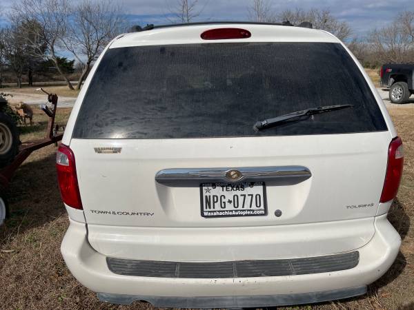 2005 Chrysler Town and Country w lift for sale in Paradise, TX – photo 12