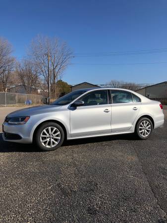 2014 Volkswagen Jetta SE - cars & trucks - by owner - vehicle... for sale in Cottage Grove, WI – photo 2