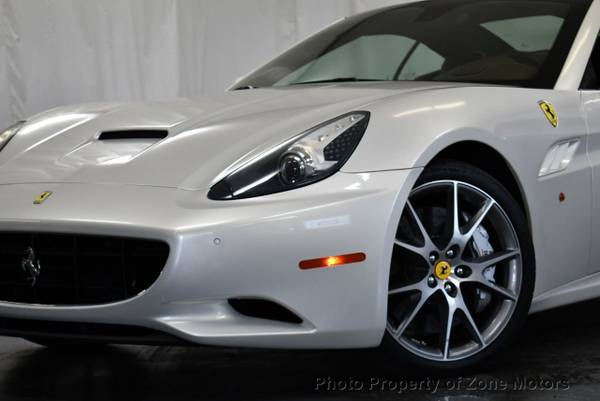 2013 *Ferrari* *California* *2dr Convertible* Bianco - cars & trucks... for sale in Addison, IL – photo 3