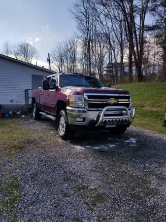 2013 Chevy 2500 HD Low Miles! - cars & trucks - by owner - vehicle... for sale in Abingdon, VA – photo 2