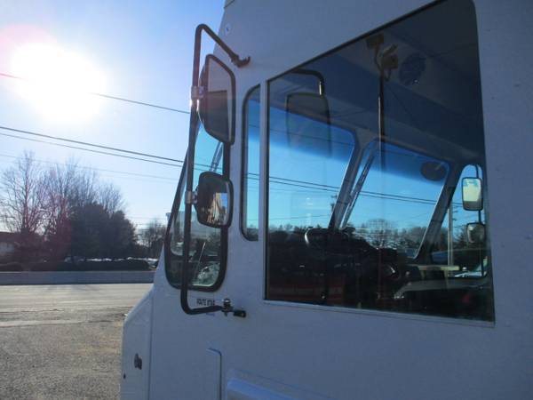 2008 Workhorse W42 15 FOOT STEP VAN, REAR RAMP 60K - cars & for sale in south amboy, VT – photo 22