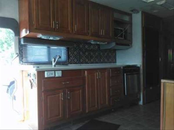 2004 gulf stream motorhome - Financing Available! - cars & trucks -... for sale in Morrisville, NJ – photo 13