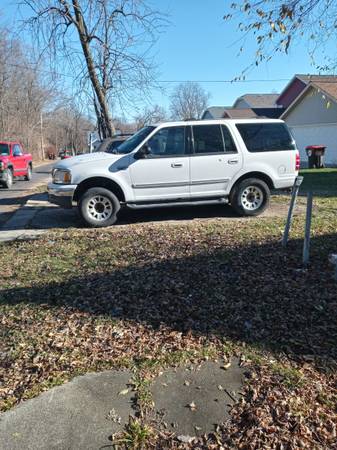 2000 ford expedition - cars & trucks - by owner - vehicle automotive... for sale in Peoria, IL – photo 2
