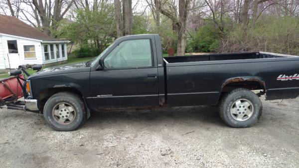 TRUCK with plow 1994 Chevy 4WD work truck with 8' Meyer straight plow for sale in chambana, IL – photo 4