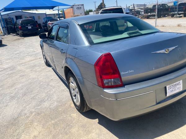 2006 Chrysler 300 touring - - by dealer - vehicle for sale in El Paso, TX – photo 4