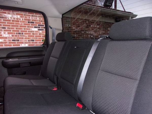 2011 Chevy Silverado Crew Cab LT Z71 4x4, 154k Miles, Blue/Black for sale in Franklin, MA – photo 11