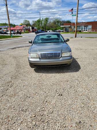 2001 Ford crown vic lx for sale in Indianapolis, IN – photo 2