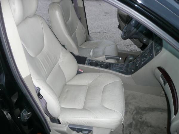 2003 VOLVO V70 wagon - cars & trucks - by dealer - vehicle... for sale in KCMO, MO – photo 12