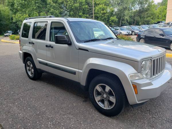 2008 JEEP LIBERTY SPORT 4WD,, Clean carfax for sale in Minneapolis, MN – photo 2