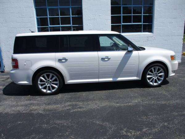 2012 Ford Flex Limited 4dr Crossover - Low Miles - We Finance - cars... for sale in Crystal Lake, IL – photo 5