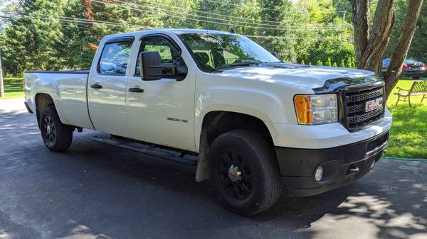 2011 3500 HD. GMC Sierra 4x4 on the Floor - cars & trucks - by owner... for sale in Chateaugay, NY – photo 13