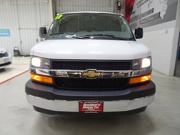 2017 Chevrolet Express 3500 LT Summit White for sale in Cedar Falls, IA – photo 9