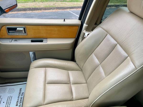 2007 Lincoln Navigator Ultimate - - by dealer for sale in Knoxville, TN – photo 16