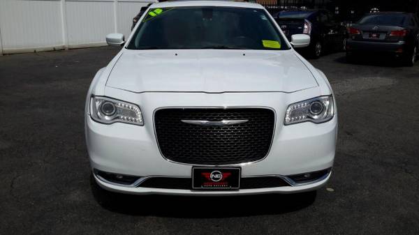2015 Chrysler 300 Limited AWD 4dr Sedan - SUPER CLEAN! WELL for sale in Wakefield, MA – photo 3