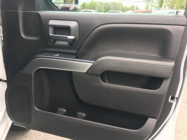 2018 Chevy Silverado LT Crew Cab 5.3L 6.5' Box! White! for sale in Bridgeport, NY – photo 12