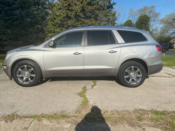 2008 Buick Enclave for sale in CRESTWOOD, IL – photo 2