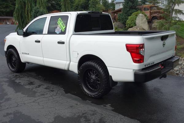 2017 Nissan Titan S Crew Cab 4WD NICE WHEEL/OFF ROAD TIRES!!! LIKE NEW for sale in PUYALLUP, WA – photo 8