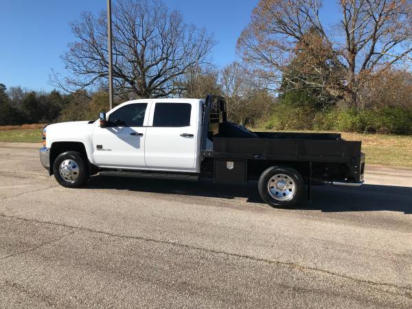 2019 CHEVY SILVERADO 3500HD 4X4 * CM FLATBED * LOW MILES * GAS -... for sale in Commerce, TN – photo 3