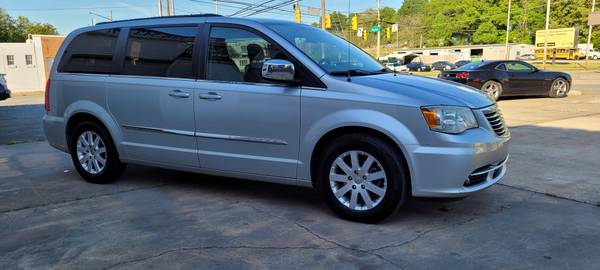 2011 Chrysler Town and Country - - by dealer - vehicle for sale in High Point, NC – photo 5