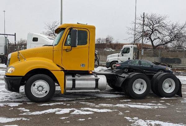 2007 Freightliner Columbia Day Cab Detroit D60 Engine - cars & for sale in Chicago, IL – photo 2