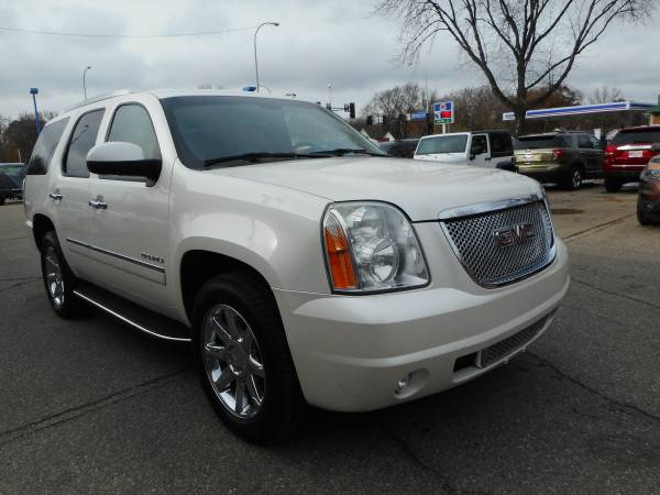 2011 GMC Yukon Denali - cars & trucks - by dealer - vehicle... for sale in Grand Forks, ND – photo 4