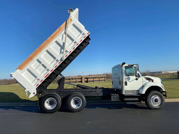 2009 INTERNATIONAL TANDEM DUMP WITH ONLY 46K ORIGINAL MILES WOW! -... for sale in Saint Joseph, IN – photo 13