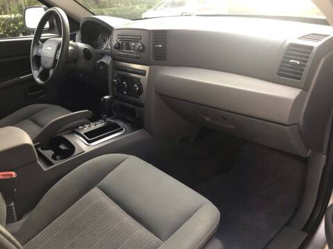 2007 Jeep Grand Cherokee 4x4 - cars & trucks - by owner - vehicle... for sale in Sarasota, FL – photo 7