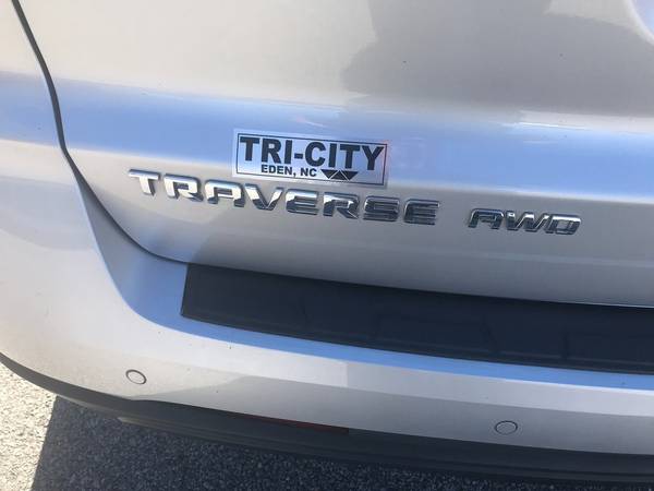 2017 Chevrolet Traverse 2LT - cars & trucks - by dealer - vehicle... for sale in Eden, NC – photo 11