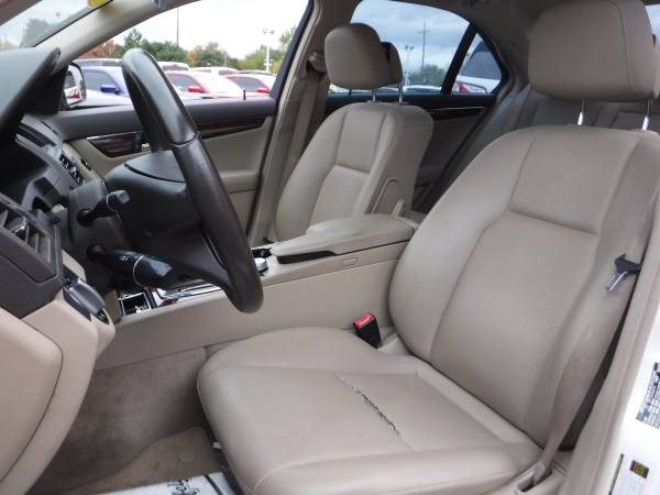 2009 MERCEDES BENZ C300**LIKE NEW**MUST SEE**SUPER CLEAN**FINANCING AV for sale in Detroit, MI – photo 9