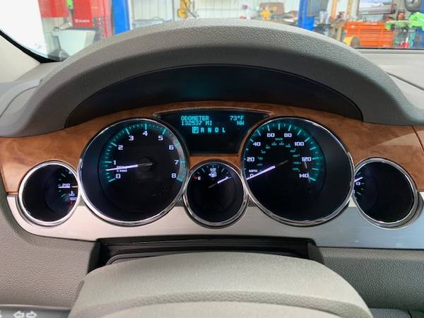 2011 Buick Enclave CXL! Heated Leather! New Tires! 3rd Row! NO RUST! for sale in Suamico, WI – photo 7