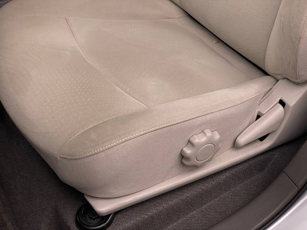 2012 Nissan LEAF SV Hatchback 4D hatchback Silver - FINANCE ONLINE -... for sale in Chaska, MN – photo 23