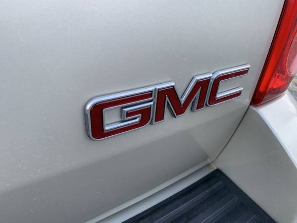 2013 GMC YUKON XL 8 PASSENGER SOUTHERN SUV - cars & trucks - by... for sale in Whitinsville, MA – photo 19