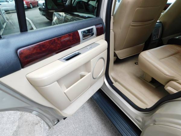 2006 Lincoln Navigator 4dr 4WD Luxury - - by dealer for sale in Omaha, NE – photo 14