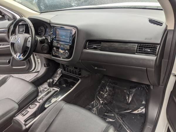 2017 Mitsubishi Outlander SE SKU: HZ002021 SUV - - by for sale in North Richland Hills, TX – photo 20