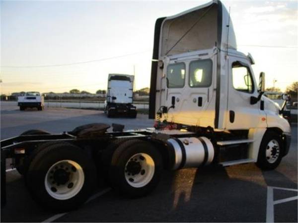 2014 Freightliner CASCADIA 125 - - by dealer for sale in TAMPA, FL – photo 7