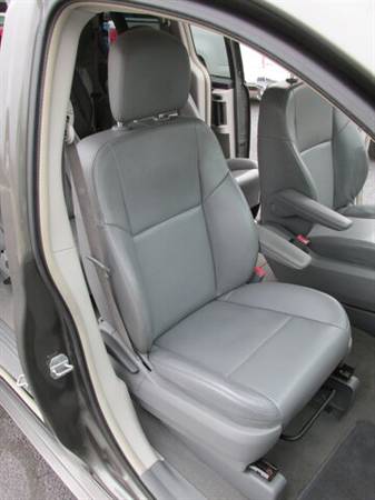 2010 VOLKSWAGEN ROUTAN SE LEATHER 2xTV/DVD HTD SEATS VW - cars & for sale in Mishawaka, IN – photo 17